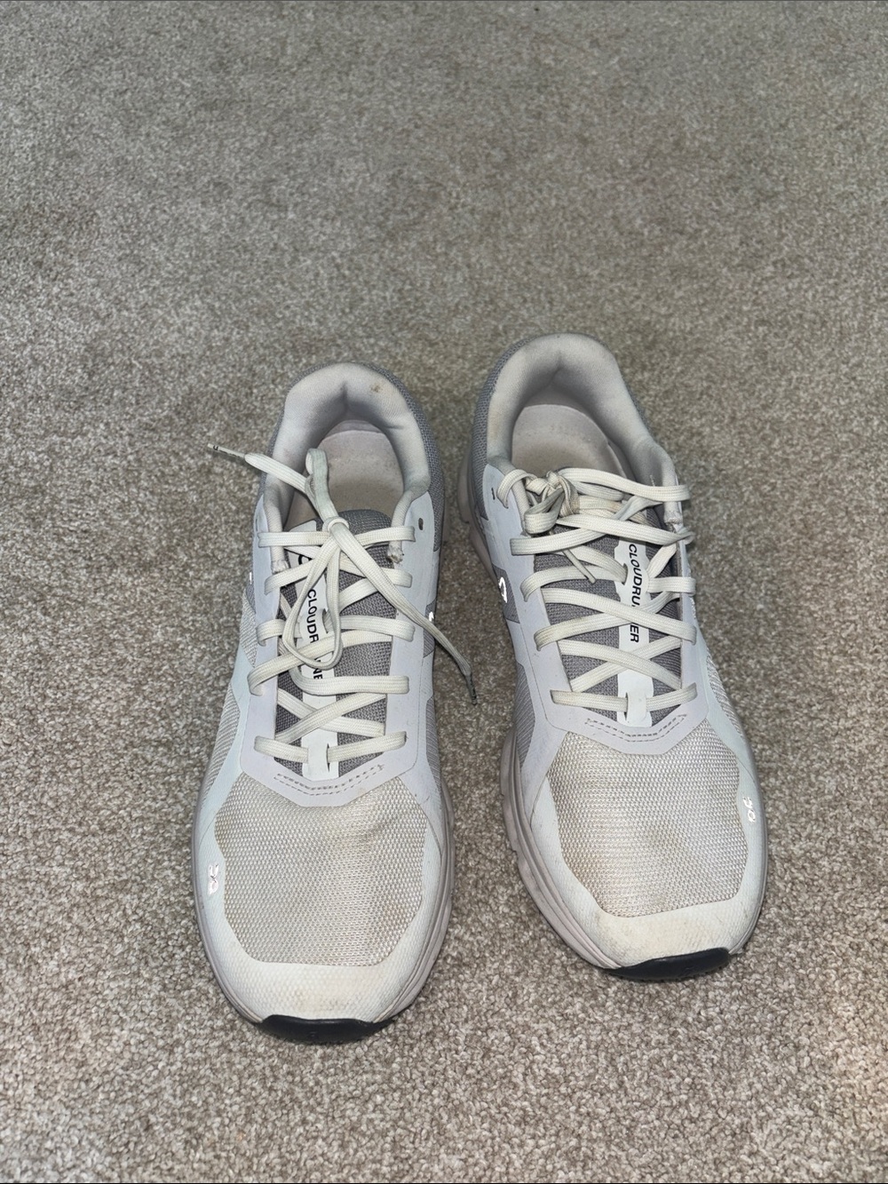 On Cloud cloud runner sneakers size 9.5 - Picture 2 of 6